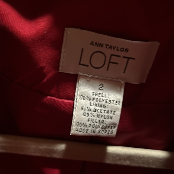 Ann Taylor loft red quilted jacket. Size 2 - Picture 2 of 3